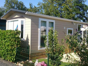 Modern chalet with oven, near the Wadden Sea